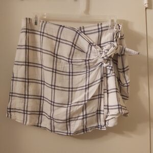 ABERCROMBIE & FITCH plaid skort, size medium (M)
